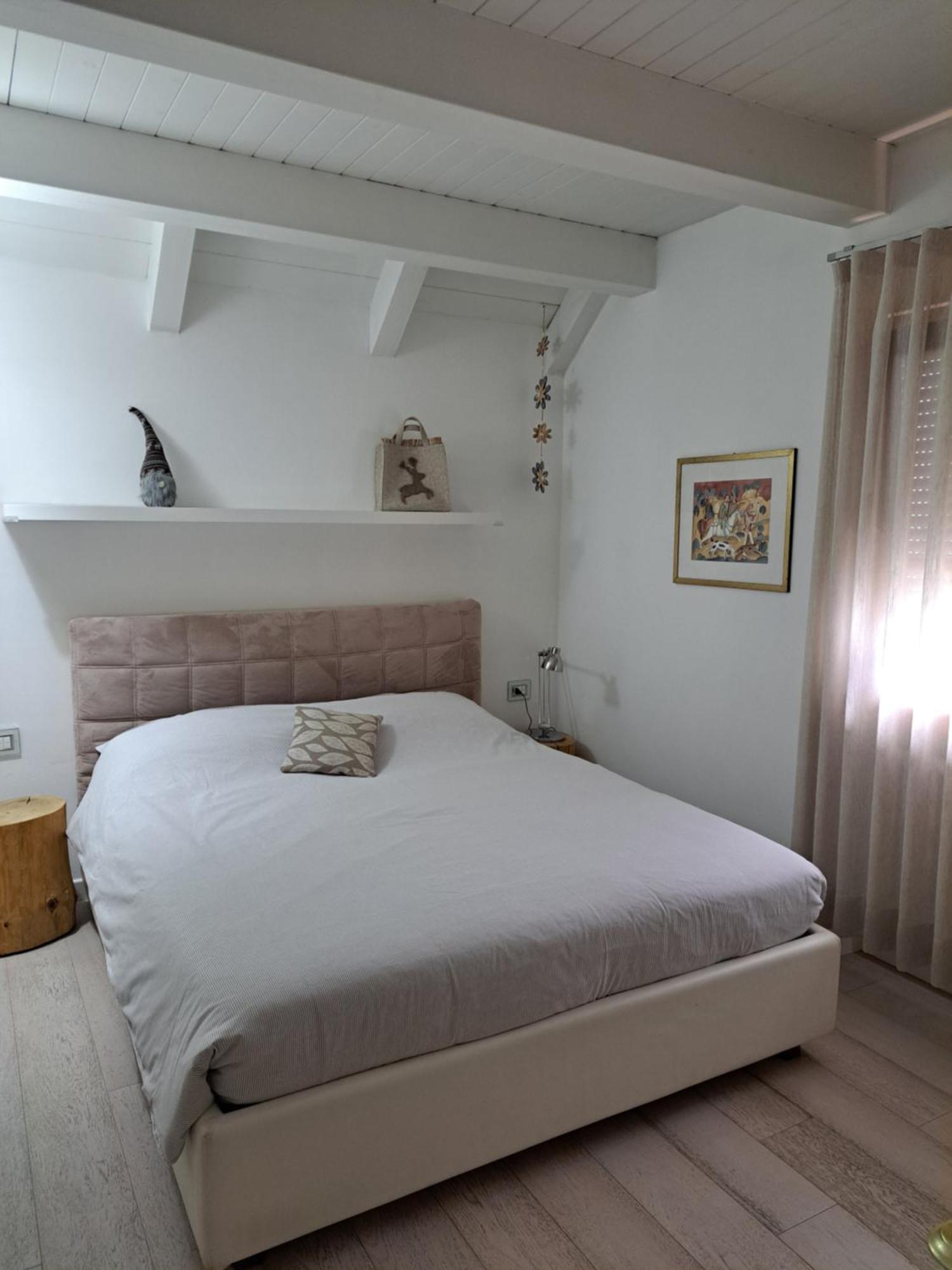 Home White Laives Eksteriør bilde